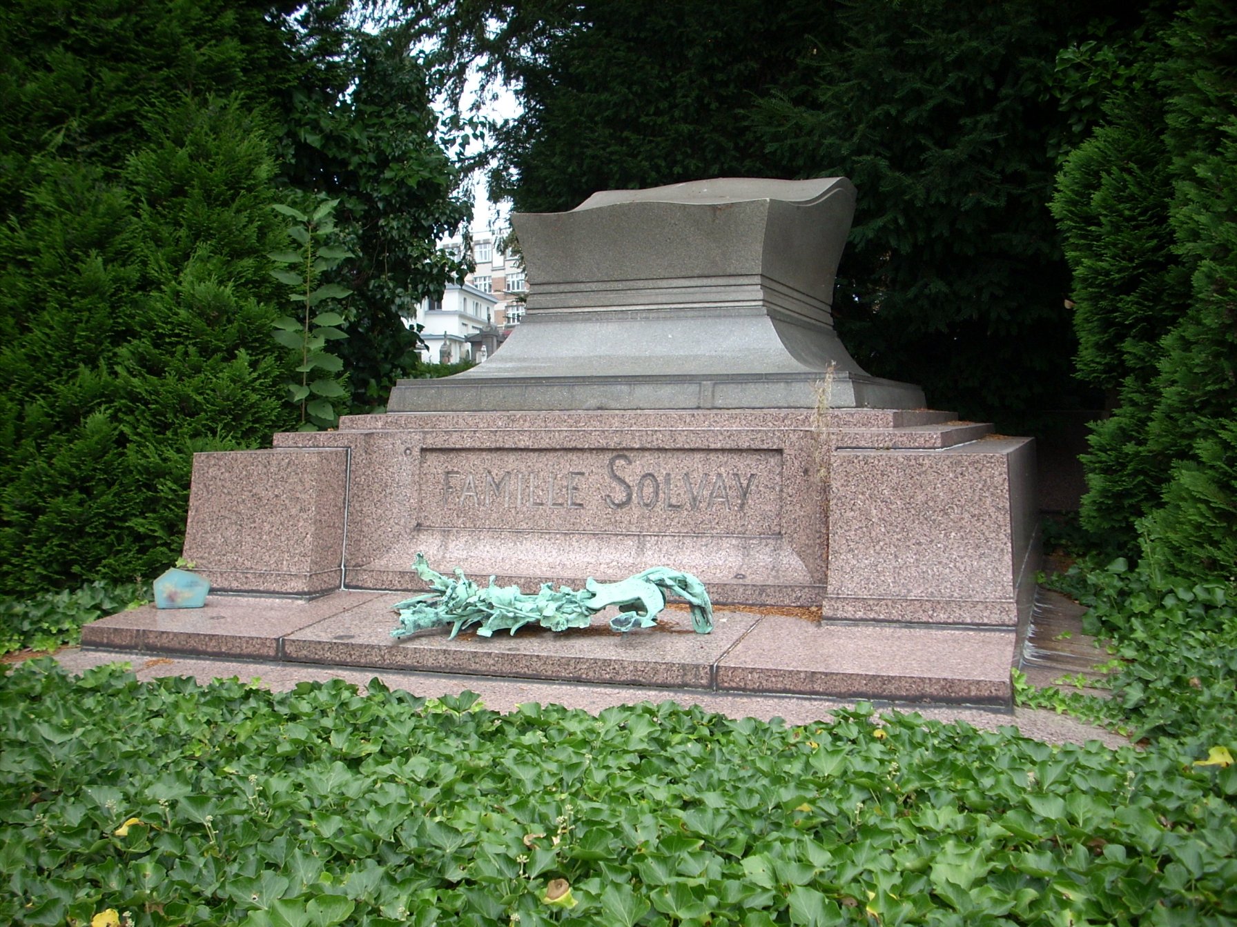 Ernest Solvay tomb, Cimetière d'Ixelles, Brussels (2).JPG